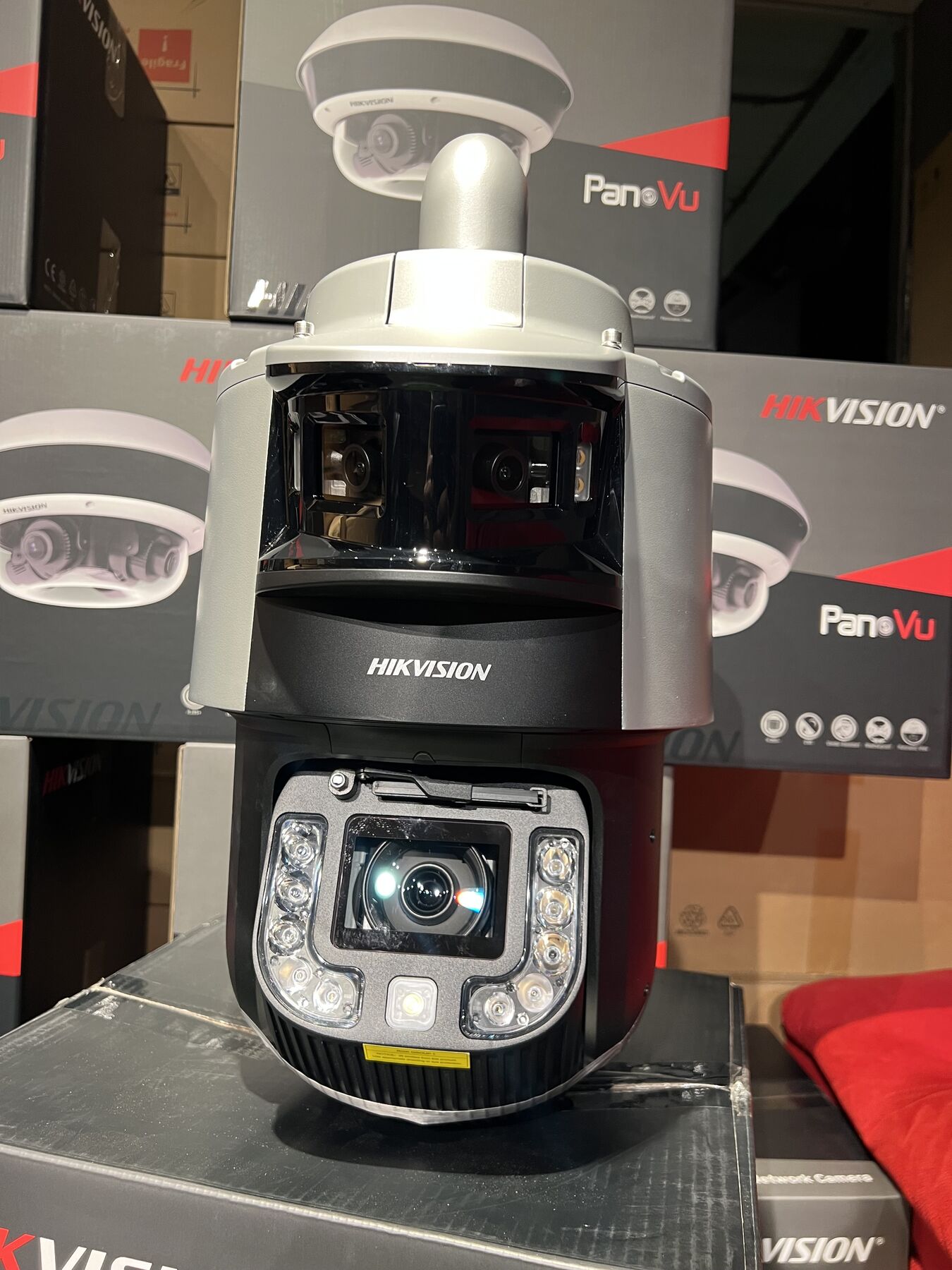 Cámara de seguridad CCTV multisensor de alta gama instalada por Biosystem Technology
